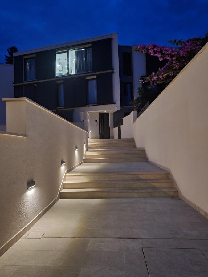 קאבטאט Tiffany Apartments מראה חיצוני תמונה